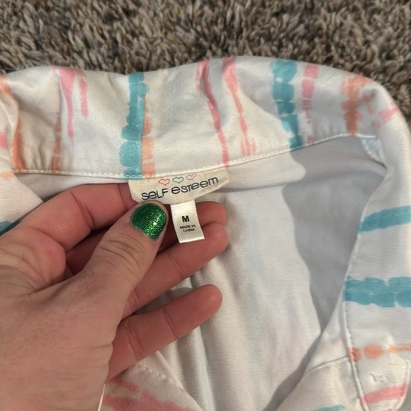 Size M girls button up short sleeve shirts - Picture 3 of 5